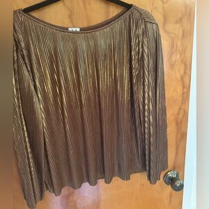 ✨Halston Heritage Gold Shimmering Flowy Top